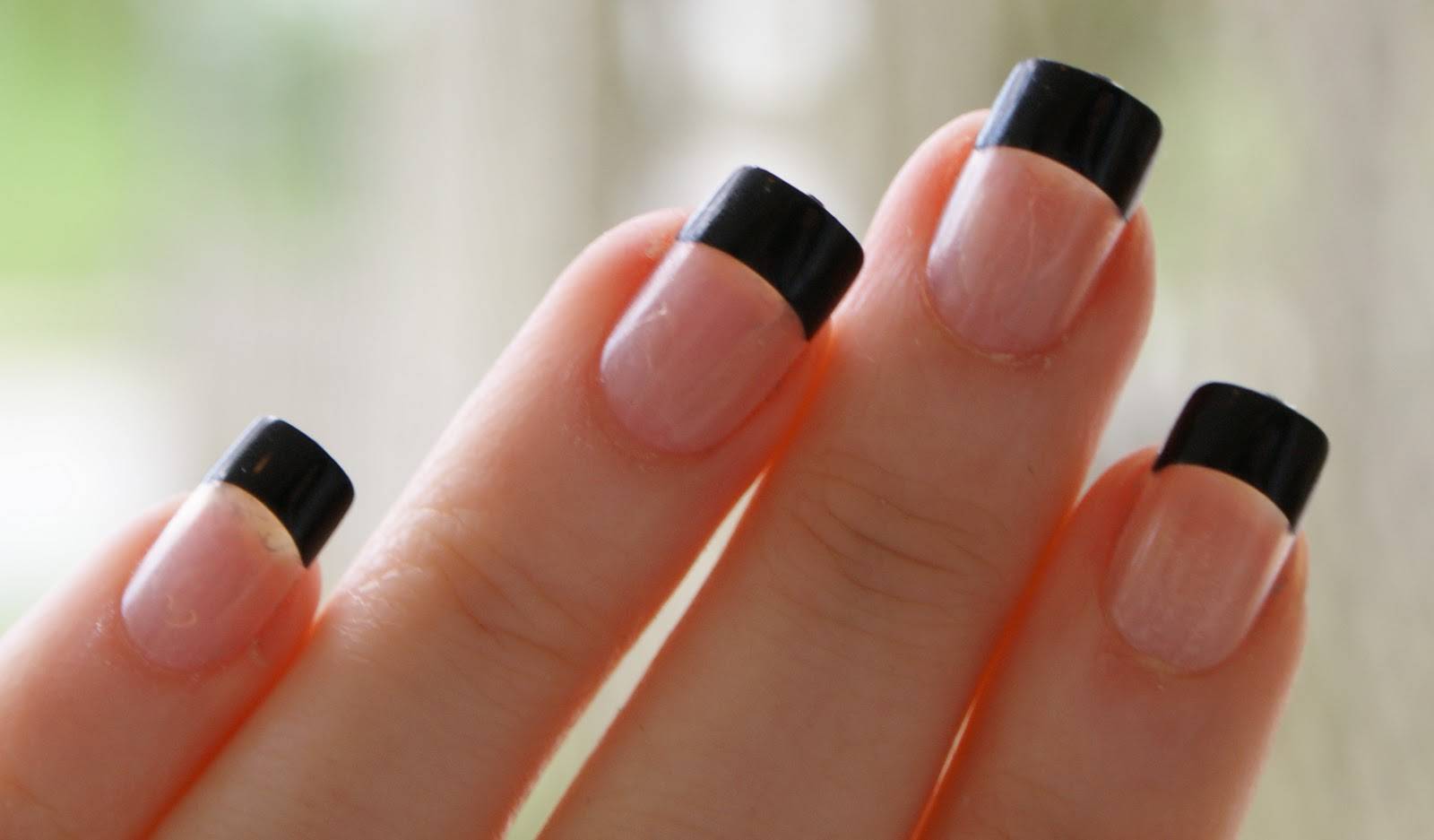 Black French Tip Nail Designs