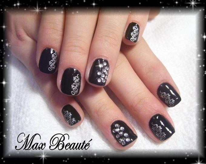 Black Short Nail Designs