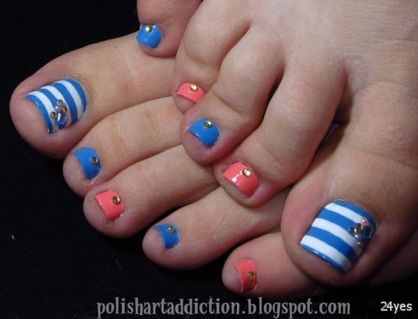 White and Blue Toe Nail Art