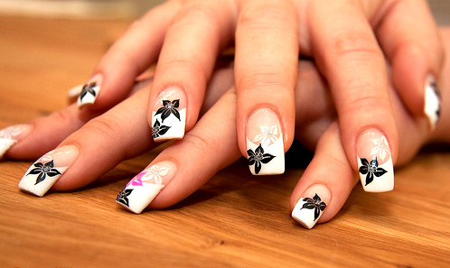 Black and White Nail Art Design