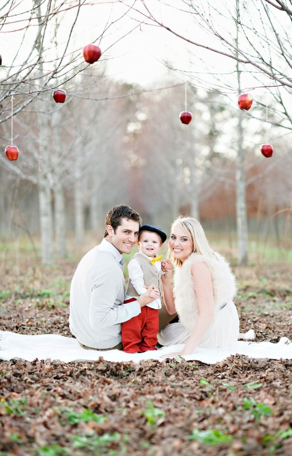 Christmas Family Photography Ideas Outdoors