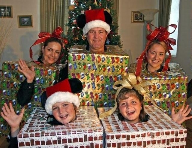 Funny Christmas Images of Families