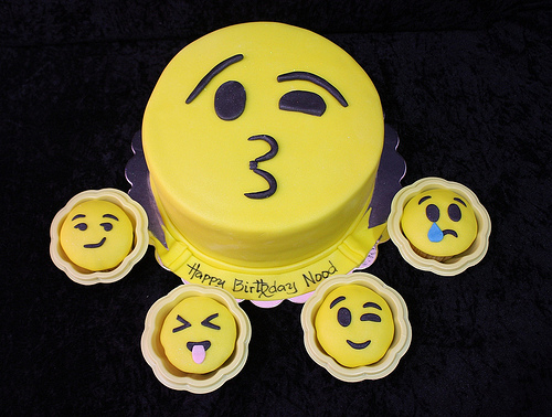 Emoji Birthday Cake Cupcakes