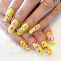 One Stroke Flowers Nail Art Tutorial