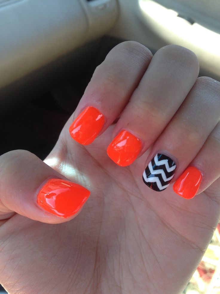 Chevron Nail Design