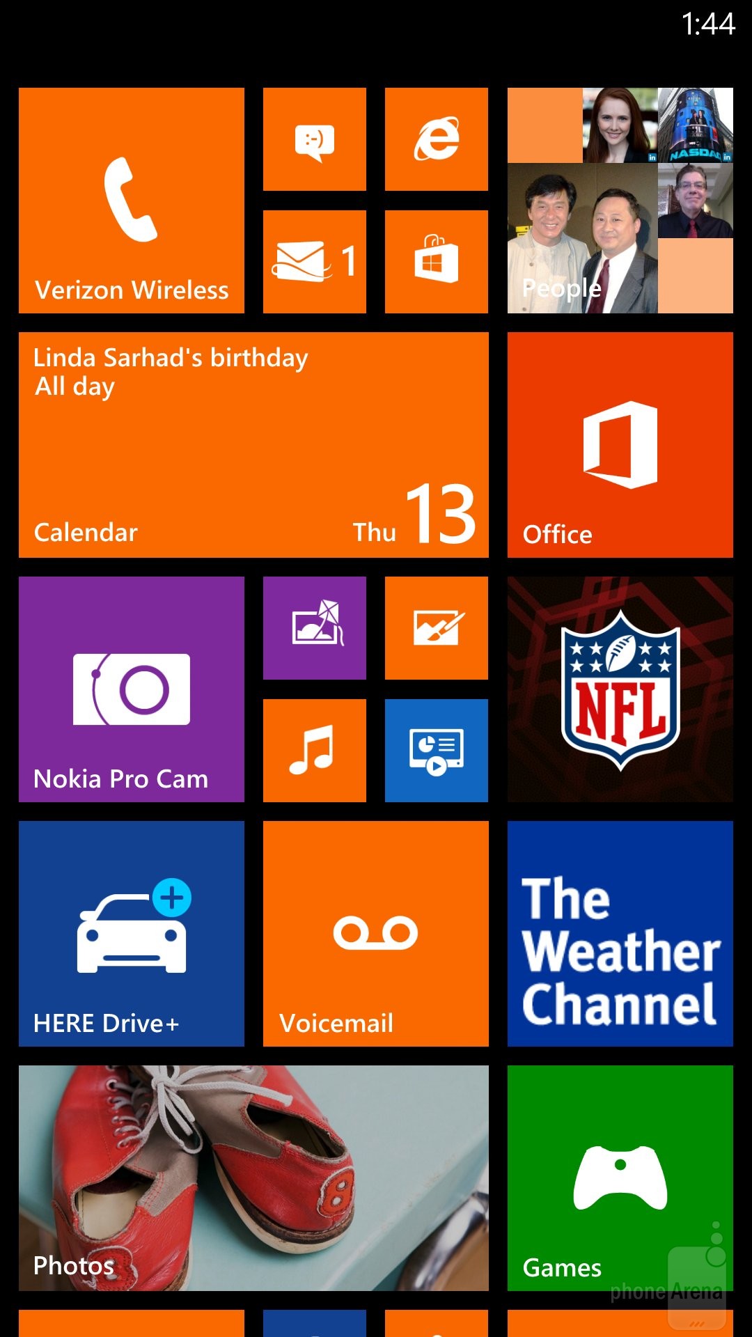 iPhone 5S vs Nokia Lumia Icon iPhone 5S vs Nokia Lumia Icon