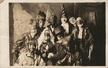 Creepy Vintage Halloween Costumes Creepy Vintage Halloween Costumes