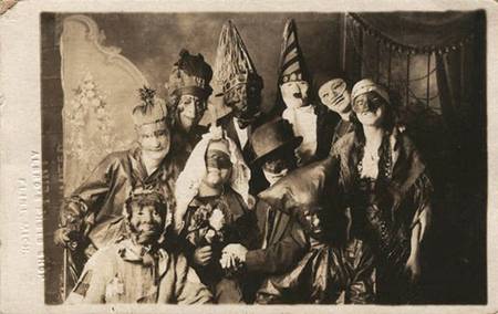 Creepy Vintage Halloween Costumes