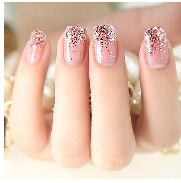 Light Pink Glitter Nail Design
