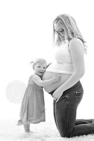 Maternity Photo Shoot Ideas with Sibling