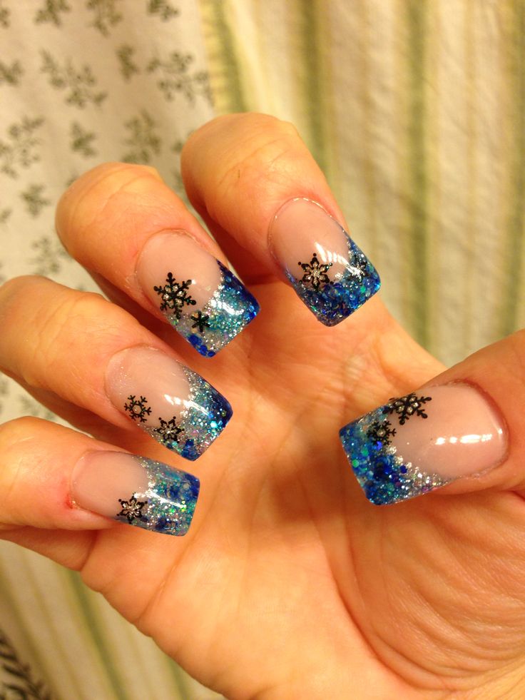 Holiday Acrylic Nail Design