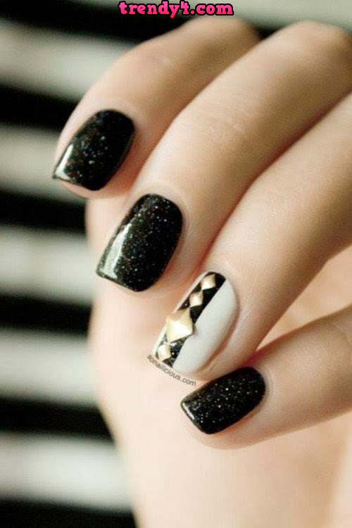 Black and White Nails