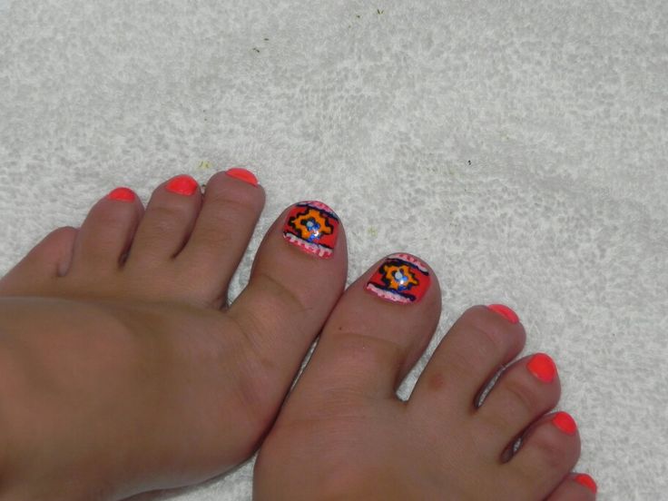 Aztec Toe Nail Art