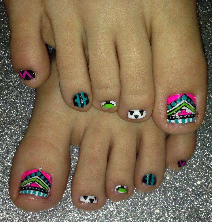 Aztec Toe Nails Design