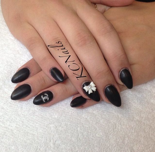 Matte Black Almond-Shaped Acrylic Nails