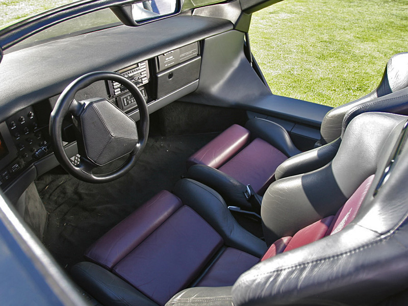 Vector M12 Interior