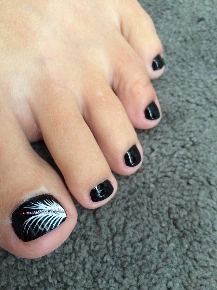 13 And White Black Toenail Designs Images