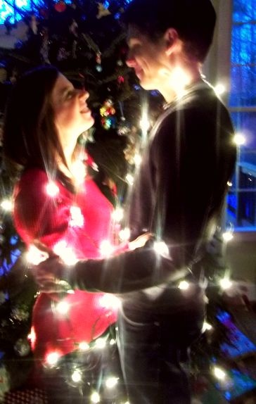 14 Christmas Light Photography Couples Images