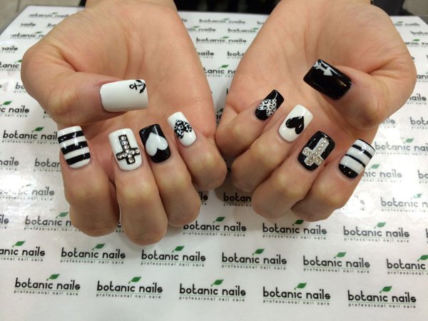 Black and White Nail Art Design