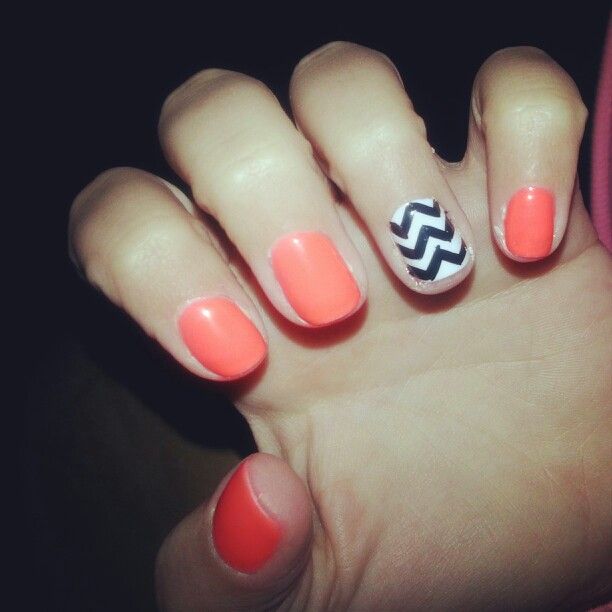 Chevron Nail Design