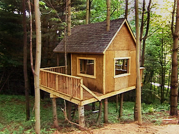 DIY How to Build a Simple Tree House