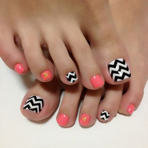 Chevron Toe Nail Design