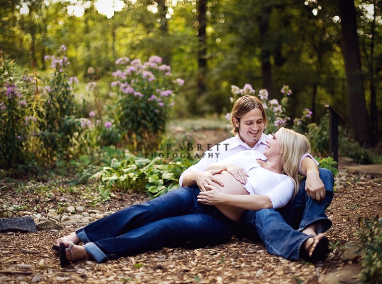 Outdoor Maternity Photography Poses
