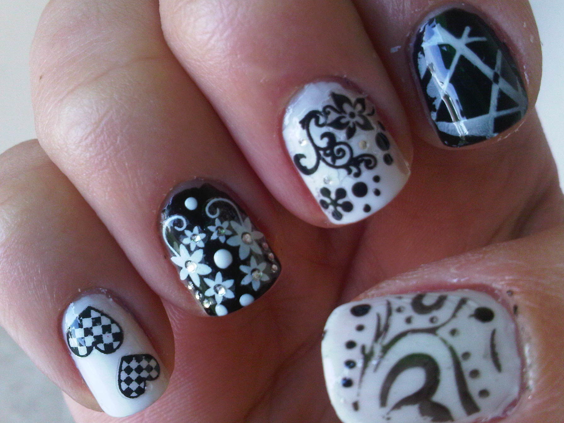 Black and White Nail Designs