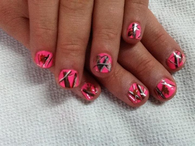 Mossy Oak Pink Camo Nail Designs