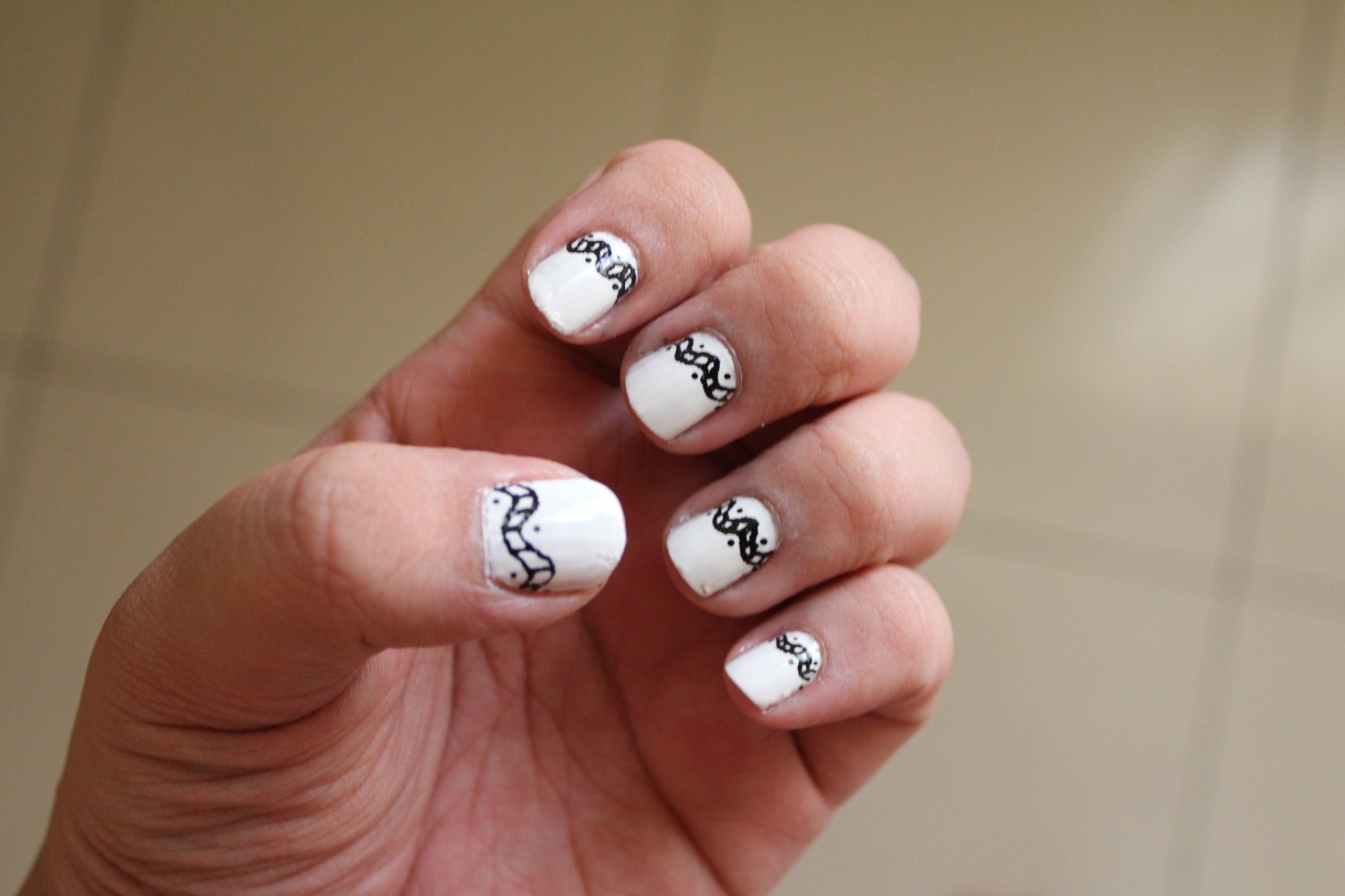 Simple Tribal Nail Art Black and White Simple Tribal Nail Art Black and White