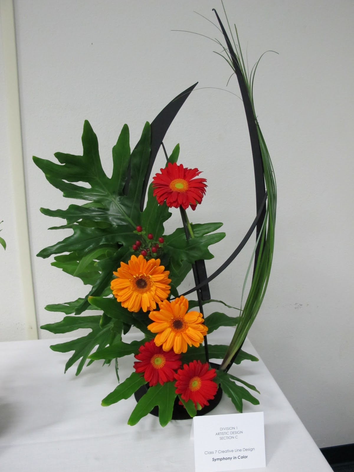 Creative Flower Arrangement Line Design