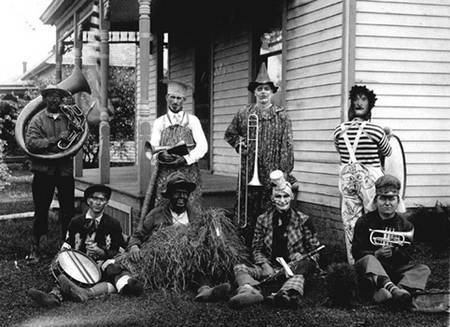 Creepy Vintage Halloween Costumes