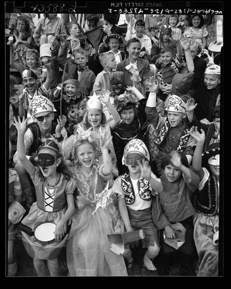 Creepy Vintage Halloween Costumes