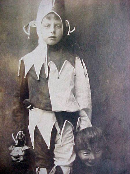 Creepy Vintage Halloween Costumes