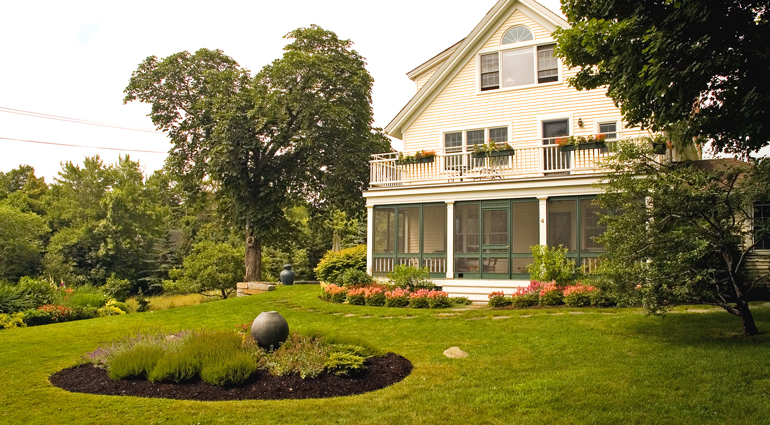 Landscaping Between Houses