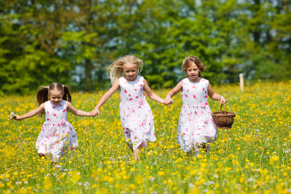 Outdoor Family Portrait Ideas for Easter