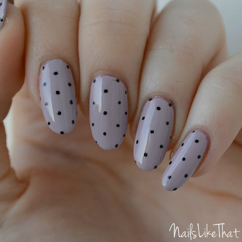 Almond-Shaped Nail Designs