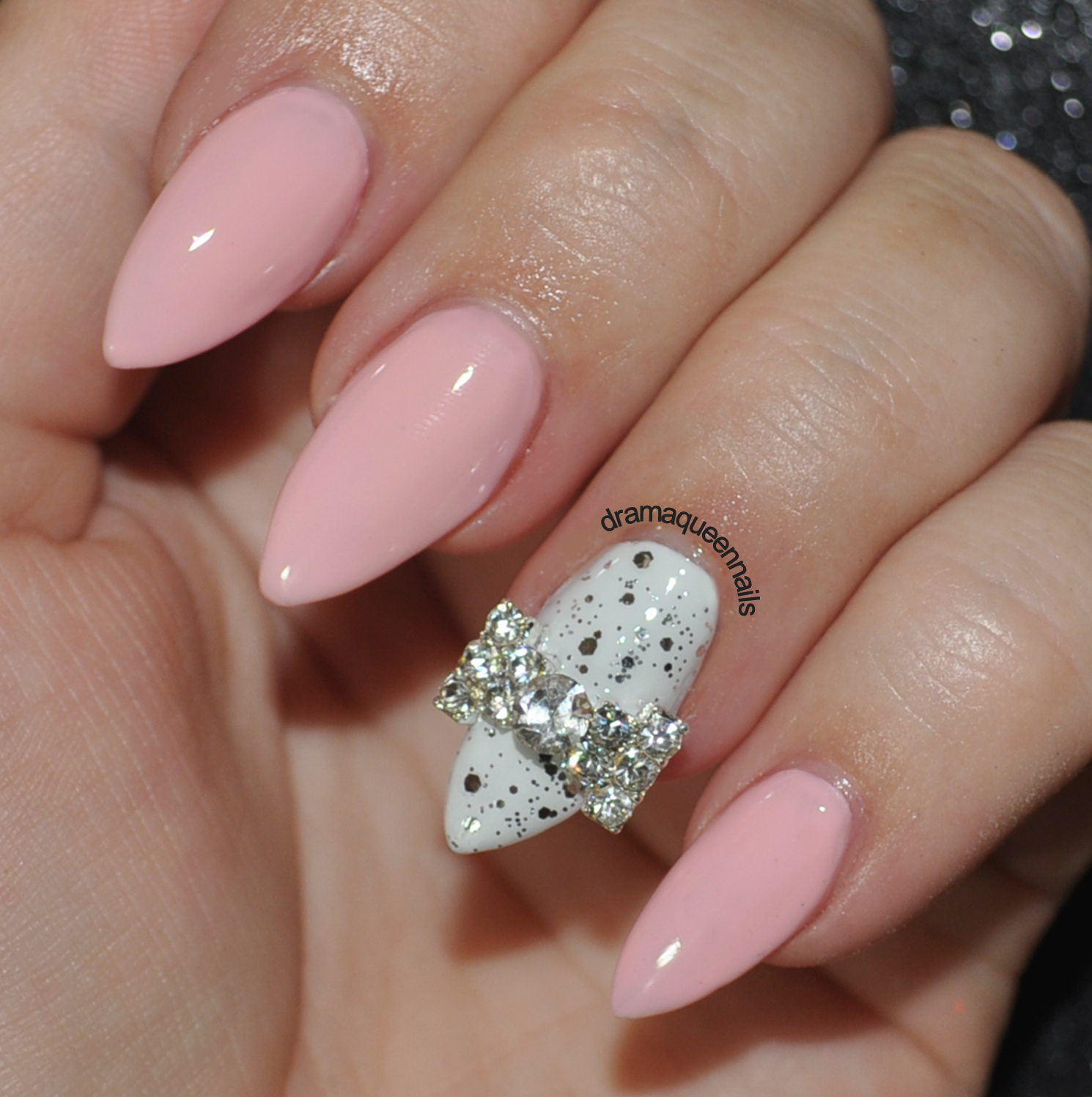 Almond-Shaped Nail Designs