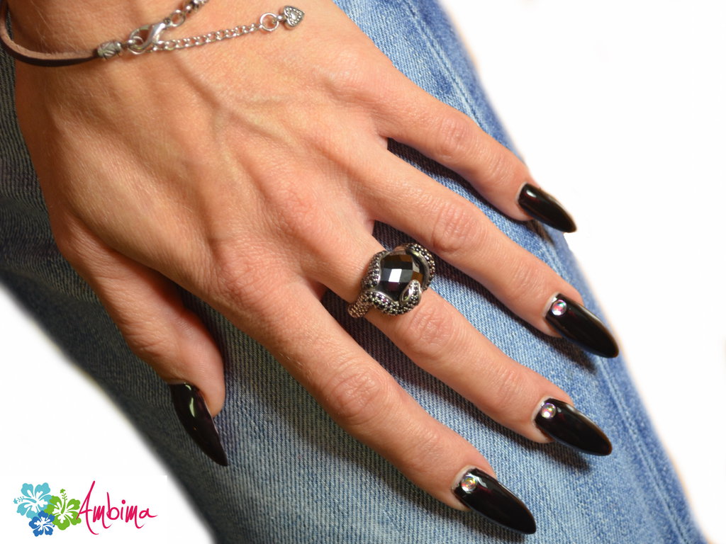 Black Almond Nails Design