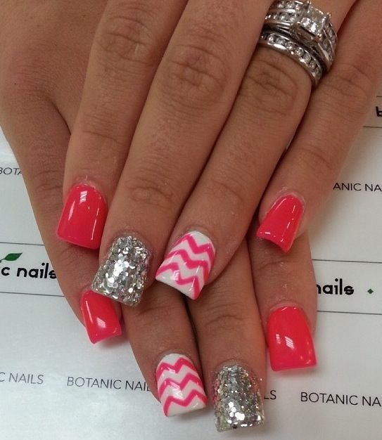 Chevron and Glitter Nail Designs Chevron and Glitter Nail Designs