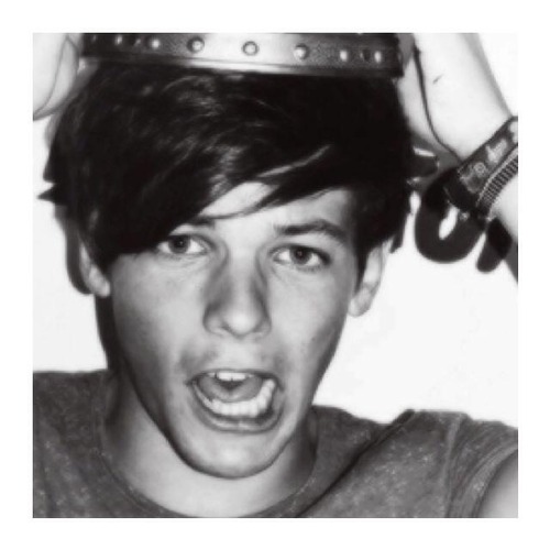 Louis Tomlinson Tumblr Icon Black and White