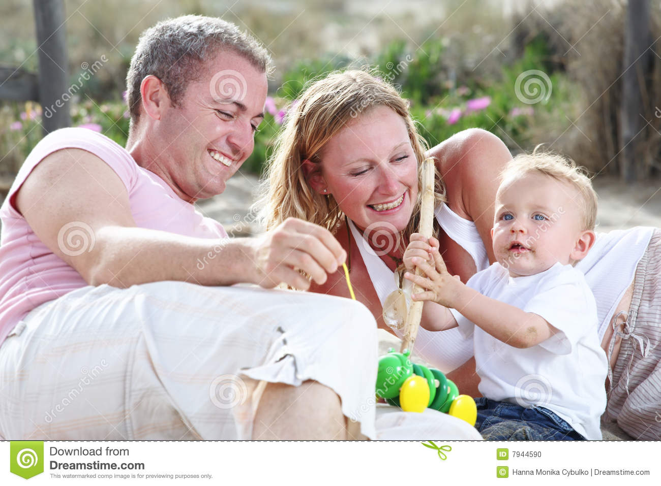 Happy Young Families Happy Young Families