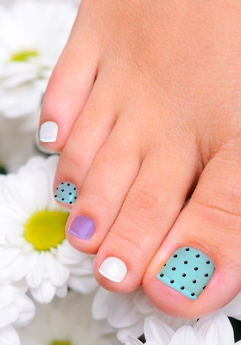 Polka Dot Toe Nail Designs