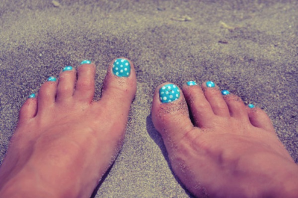 Polka Dot Toe Nail Designs