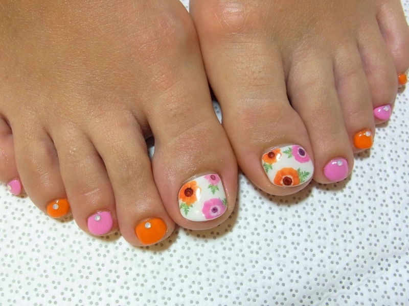 Summer Pedicure Nail Art Designs