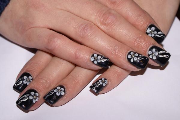 Black and White Nail Designs