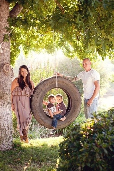 Outdoor Family Portrait Prop Ideas