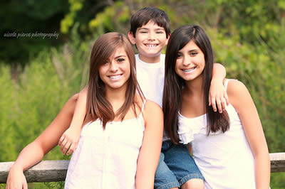 Outdoor Teen Sibling Photography Poses