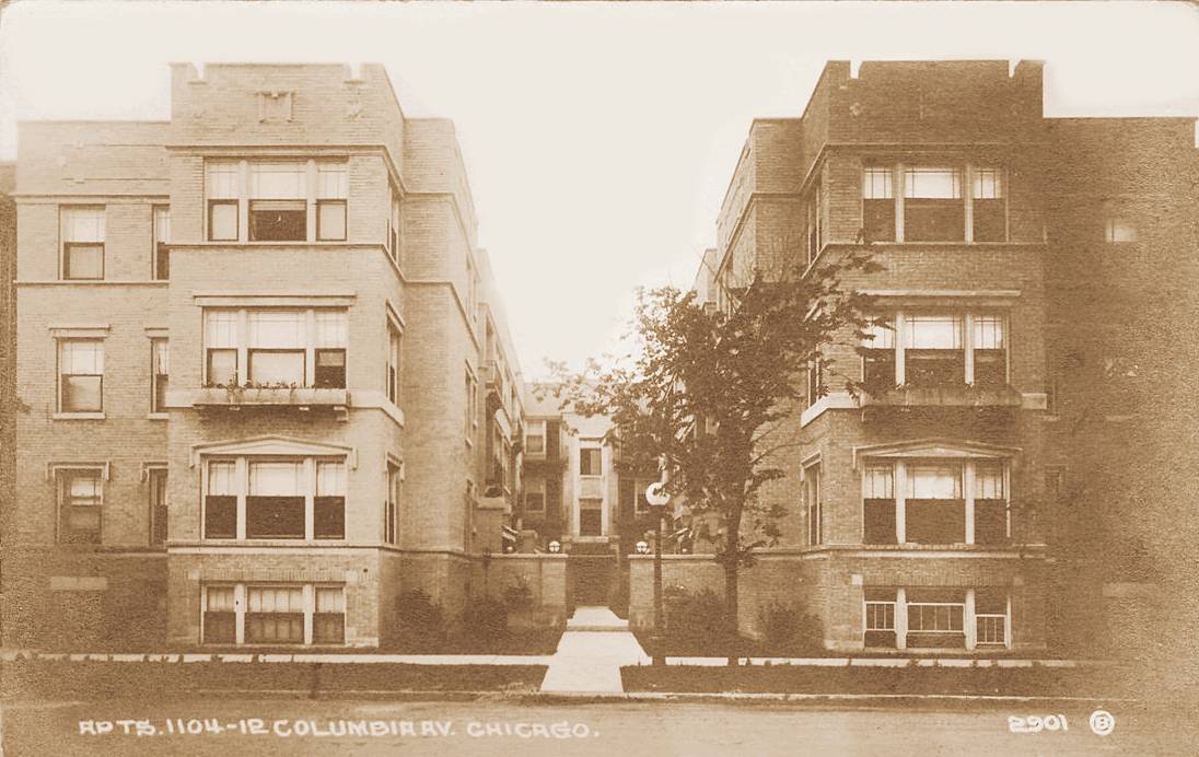 Courtyard Apartment Buildings Chicago