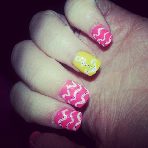 Anchor and Chevron Print Nails